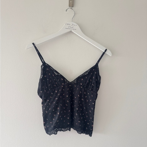 SKIMS Tops - SKIMS Black Floral Fits Everyone Lace Tank L
